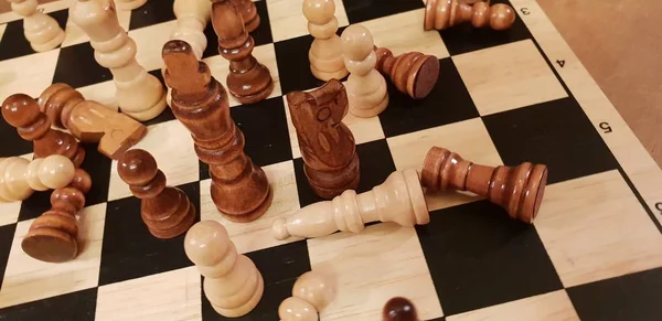 Hoe Houten Bordspel Schaken Improvisatie Verschillende Hoeken Voor Chess Sets — Stockfoto