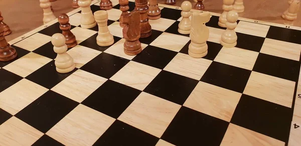 Hoe Houten Bordspel Schaken Improvisatie Verschillende Hoeken Voor Chess Sets — Stockfoto