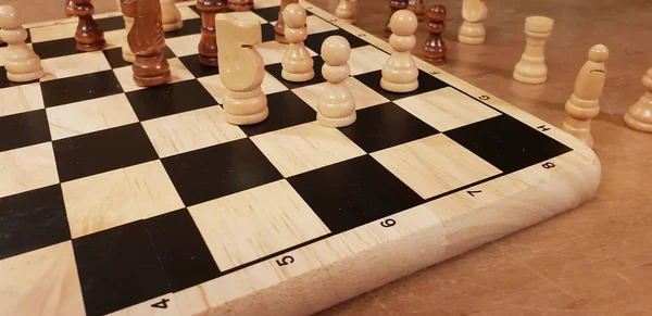 Hoe Houten Bordspel Schaken Improvisatie Verschillende Hoeken Voor Chess Sets — Stockfoto