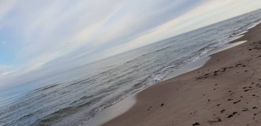 Baltık Denizi plaj sabah