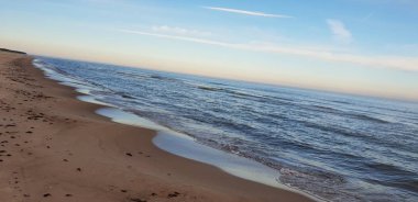 Baltık Denizi plaj sabah