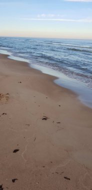 Baltık Denizi plaj sabah