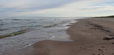 Baltık Denizi plaj sabah