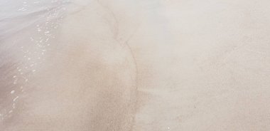 Baltık Denizi plajın kumları