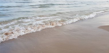 Baltık Denizi plaj sabah