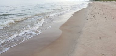 Baltık Denizi plaj sabah