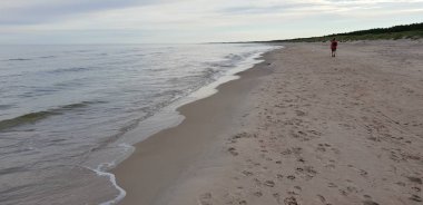 Baltık Denizi plaj sabah