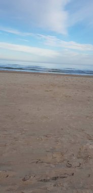 Baltık Denizi plaj sabah