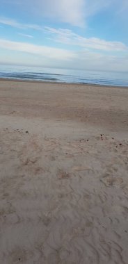 Baltık Denizi plaj sabah