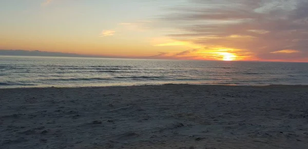 Baltische Zee Strand Zee Kust Tijdens Een Zonsondergang Zomeravond — Stockfoto