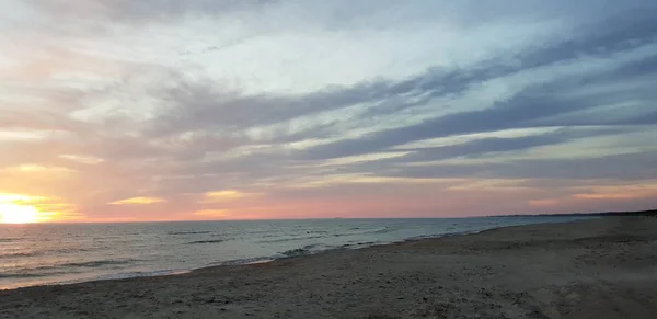 Baltische Zee Strand Zee Kust Tijdens Een Zonsondergang Zomeravond — Stockfoto