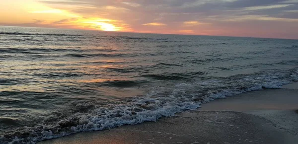 波罗的海海滩 海岸线在夏季傍晚日落 — 图库照片
