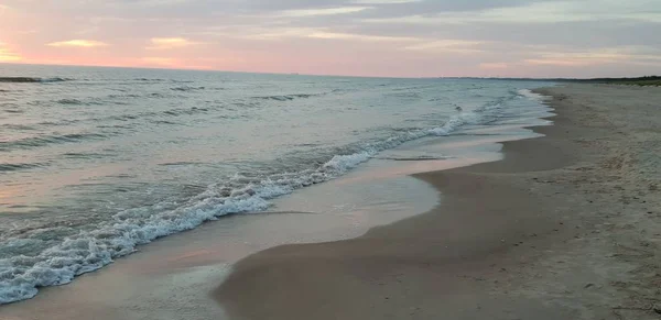 Baltské Moře Pláž Moře Pobřeží Při Západu Slunce Létě Večer — Stock fotografie