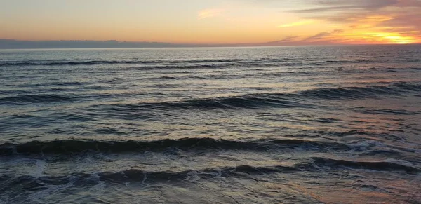 Baltische Zee Strand Zee Kust Tijdens Zonsondergang Zomers Avond — Stockfoto