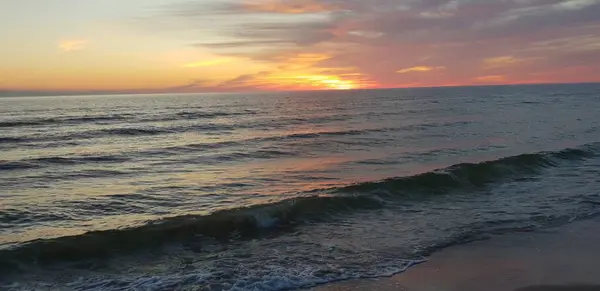 Baltische Zee Strand Zee Kust Tijdens Zonsondergang Zomers Avond — Stockfoto