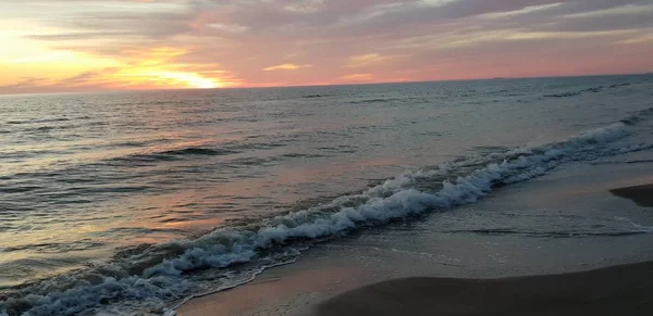 Baltische Zee Strand Zee Kust Tijdens Zonsondergang Zomers Avond — Stockfoto