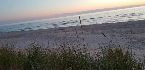 Baltische Zee Strand Zee Kust Tijdens Zonsondergang Zomers Avond — Stockfoto