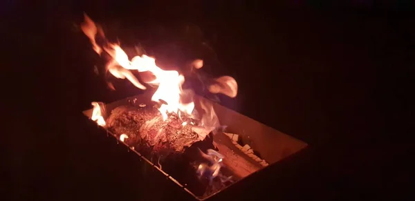 Feu Camp Brûle Pendant Nuit — Photo