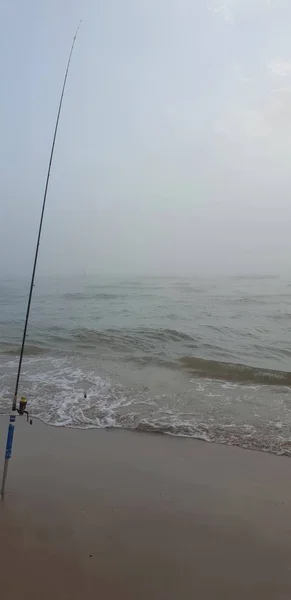 Canna Pesca Nella Spiaggia Del Mar Baltico — Foto Stock