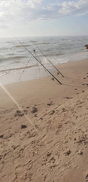 Baltık Denizi Beach Balıkçılık Çubuklar — Stok fotoğraf