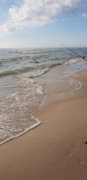 Baltık Denizi Beach Balıkçılık Çubuklar — Stok fotoğraf