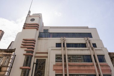 Maus alışkanlıkları, cafe-bar, Vejetaryen restoran ile alternatif bir yer