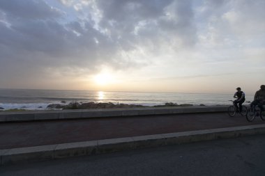 Ciclovia da Afurada, Porto. Esta ciclovia permite fazer a liga����o entre a Afurada e a Praia do Marbelo, ao longo do Rio Douro e orla mar��tima.
