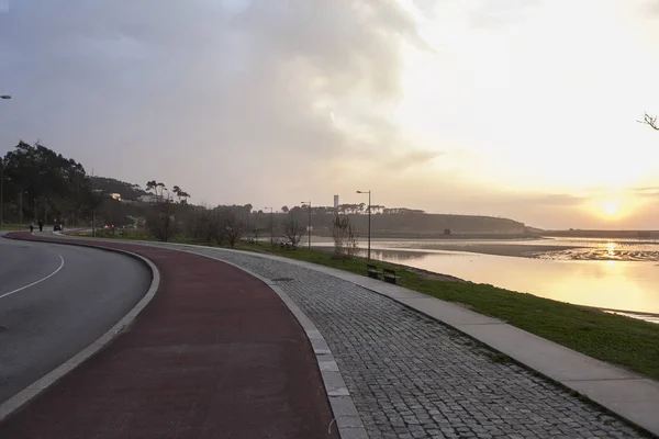  Afurada, Porto. Bu bisiklet yolu Afurada ve Marbelo Beach, Douro nehir ve deniz bağlanır.