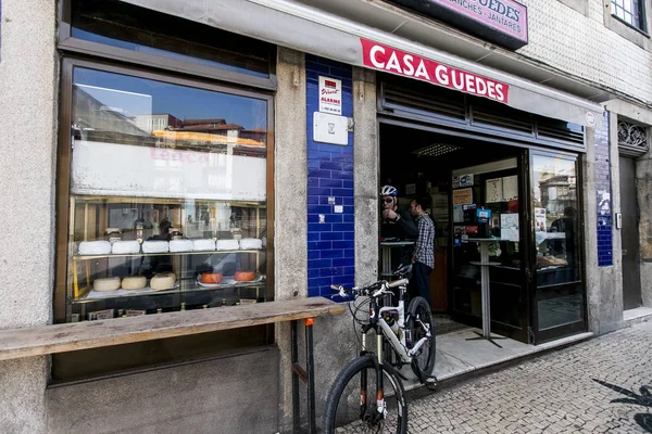 Casa Guedes, Porto, şehir merkezinde dünyanın en iyi domuz sandviç yemek için yer olduğunu..