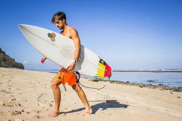 Deska surfingowa — Zdjęcie stockowe