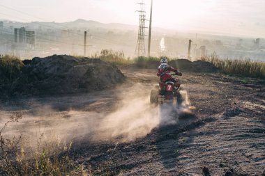 Yarış Atv Caddesi çamur