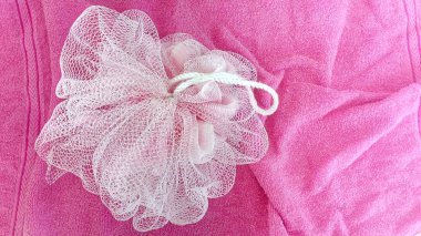 Pembe Havlu üzerinde Fantezi Pembe Duş Puf