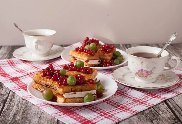 Viennese Waffles Currants Cup Tea Stand Checkered Tablecloth Table — Stock Photo, Image