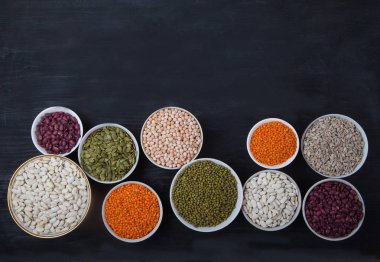 Kırmızı ve beyaz fasulye, yeşil ve kırmızı mercimek, ayçiçeği ve pumpki