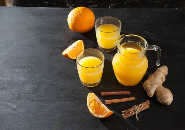 Ginger Orange Drink Glass Jug Glasses Slices Orange Ginger Black — Stock Photo, Image