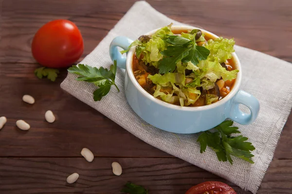 Sopa Frijoles Frescos Con Hierbas Está Sobre Lino Junto Tomate —  Fotos de Stock