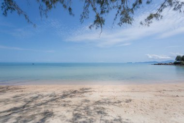 Sabah Bangpor sahilinde Samui Adası, Tayland
