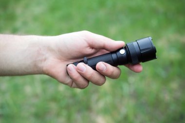 el feneri erkek palm yakın çekim, led ışık