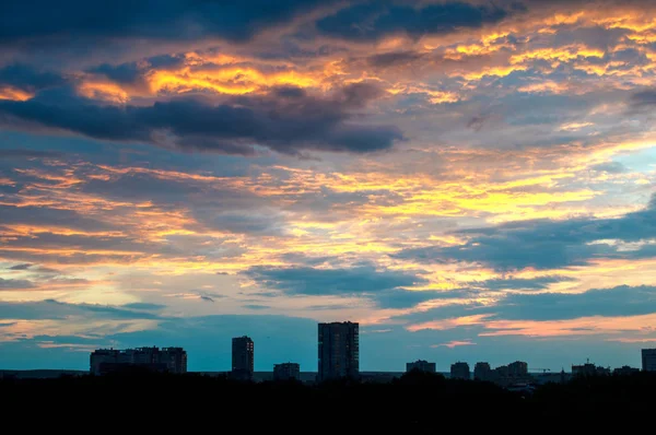 Lindo Pôr Sol Sobre Cidade Cores Azul Laranja — Fotografia de Stock