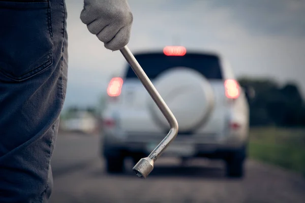 Hautnahe Ausrüstung Und Werkzeuge Für Reifenmontage Und Autoreparaturen Stockfoto