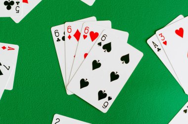 dört bir tür altı, poker kart beyaz arka planda