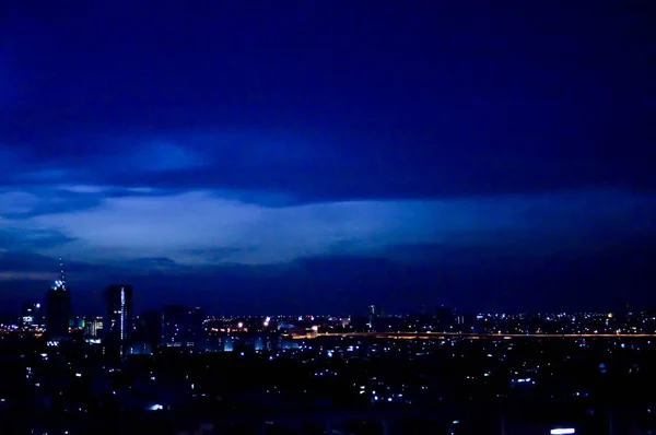 Синий Час Силуэт Города — стоковое фото