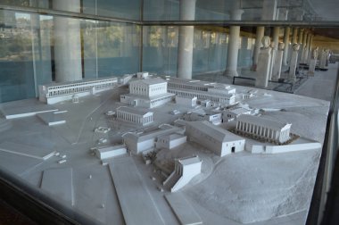 Akrostiş Akropol / Yunanistan - 25 Eylül 2013: Müze eser, 1900'lerden önce