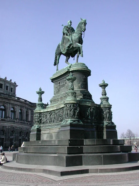 Dresden op 28 maart, 2002; Semperoper — Stockfoto