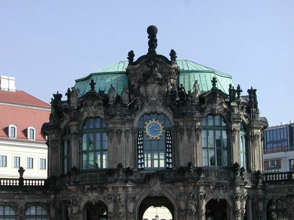 Дрезден 28 березня 2002; Цвінгер — стокове фото