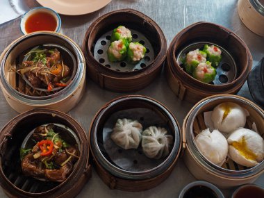 Çin gıda Dimsum bambu sepet içinde.