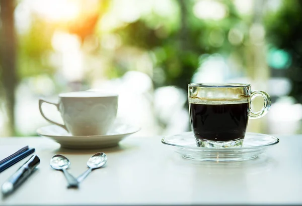 Nahaufnahme Der Schwarzen Kaffeetasse Die Café Auf Den Tisch Gestellt — Stockfoto