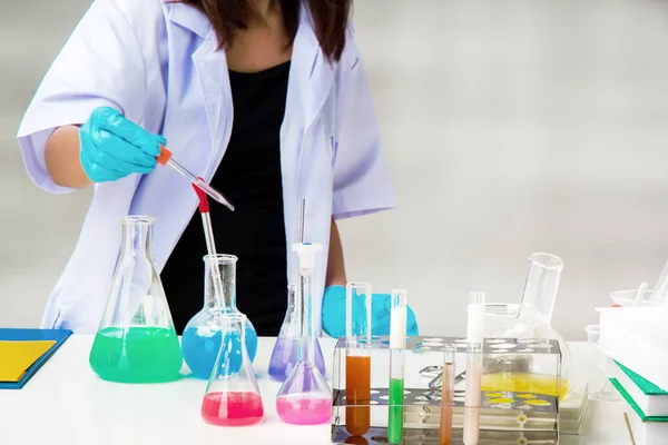 Chemist Protective Eyeglasses Working Test Tube Reagent Lab She Wear — Stock Photo, Image