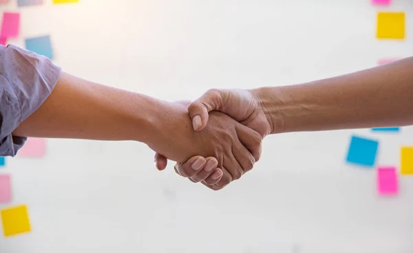 Zakenman Samen Hand Schudden Handdruk Van Mensen Uit Het Bedrijfsleven — Stockfoto