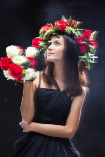 Tło Rozmazane Światła Projekt Pani Czarnej Sukience Róży Korony Bukiet — Zdjęcie stockowe